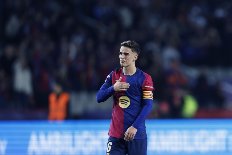 云体育入口-世体：由于加维右膝感到不适，他将无法参加对阵巴列卡诺的比赛