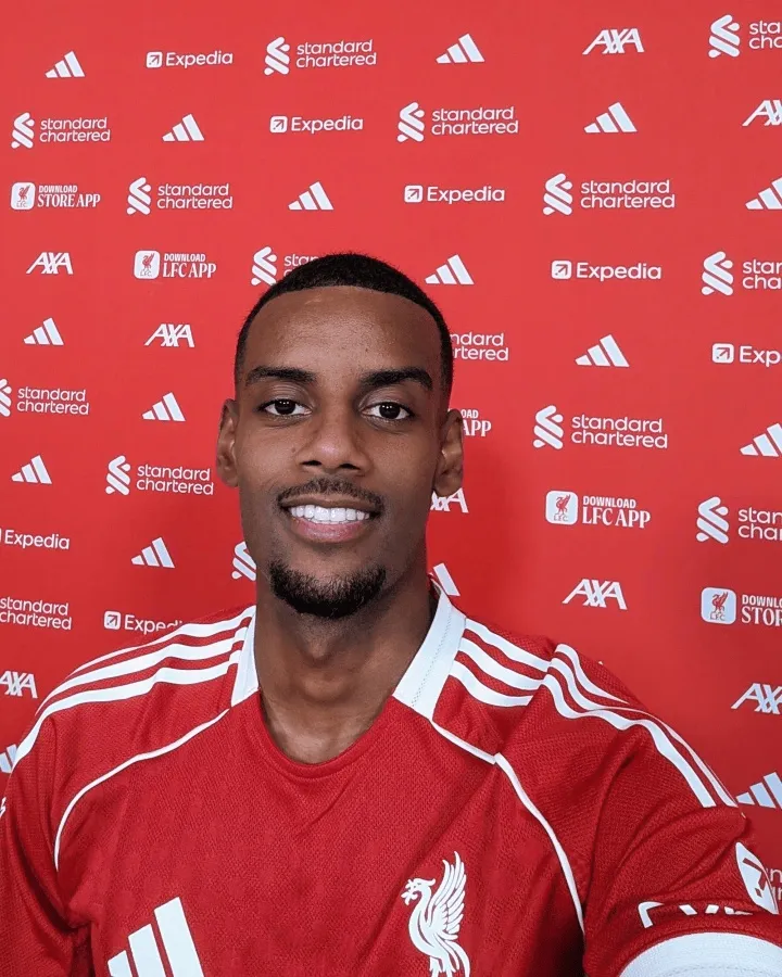 开云官网-瑞典国家队晒伊萨克参加训练的照片，球员面带喜悦的笑容