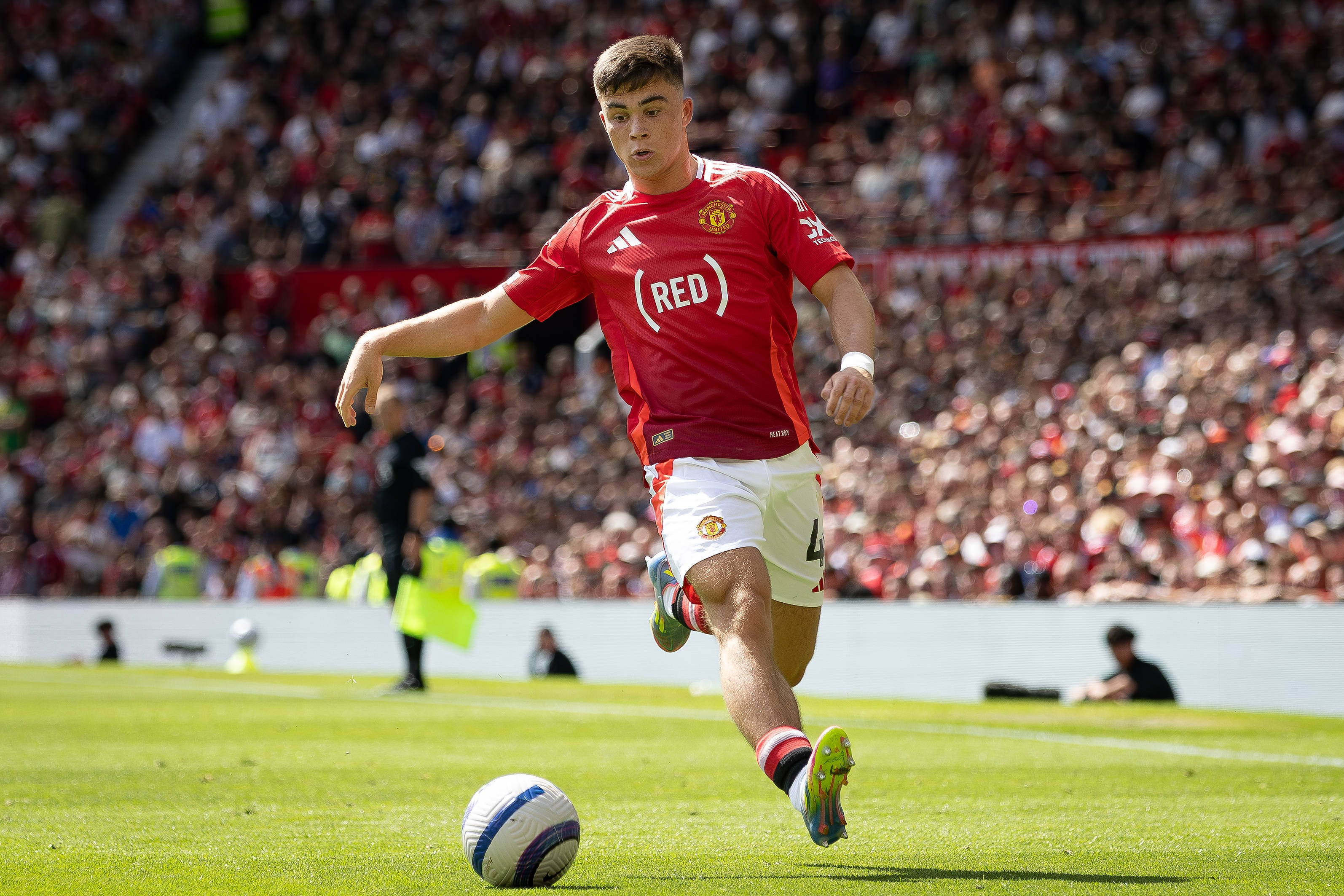 云开体育-罗马诺：曼联左后卫阿马斯将租借加盟诺维奇，交易预计周四敲定