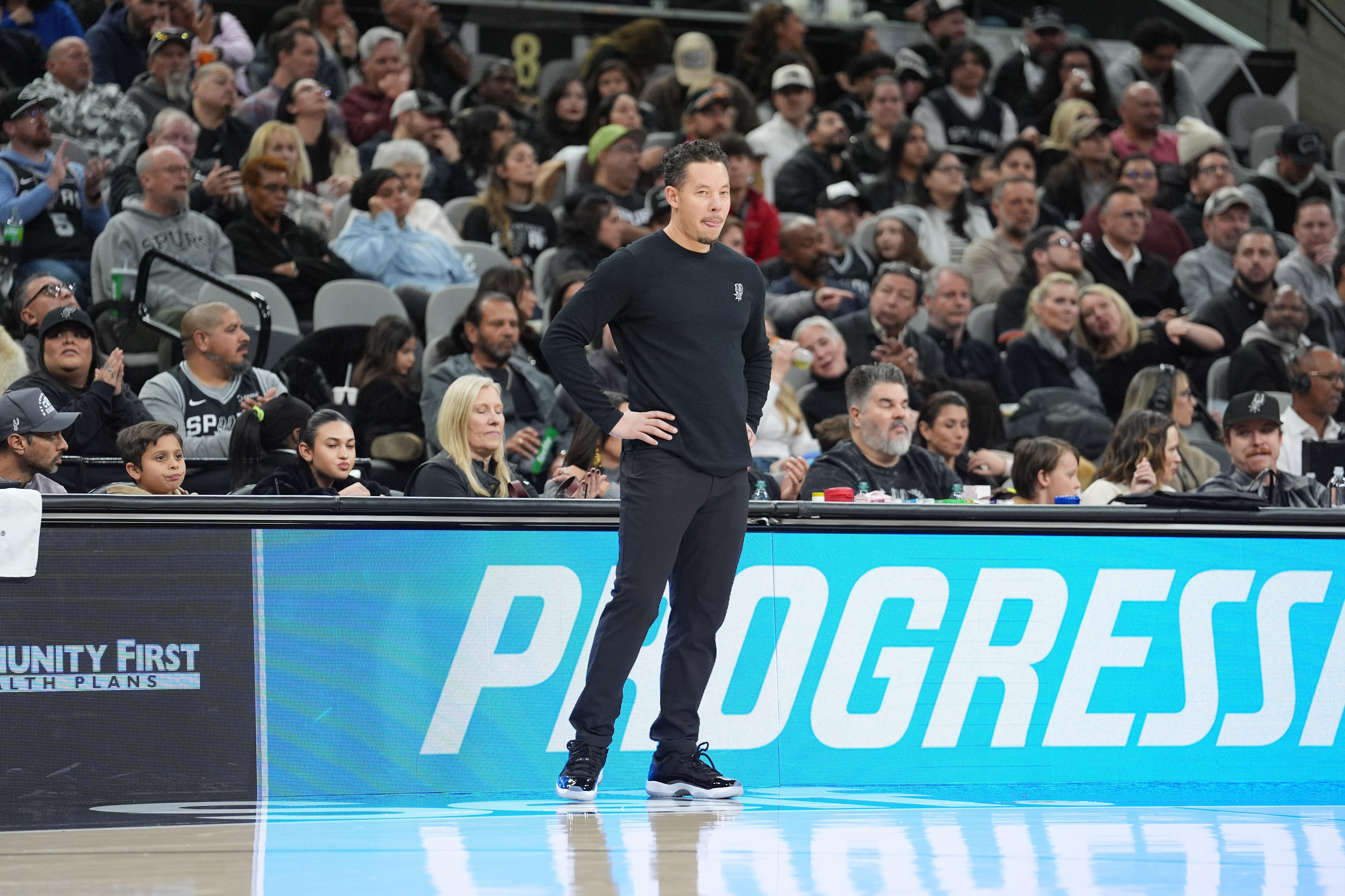 开云网页-米奇·约翰逊：弗拉格的实力十分出众 文班本场交出一份全面答卷