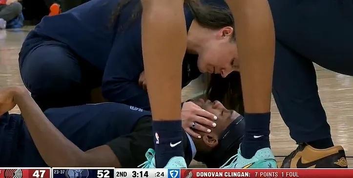 开云-生涯首次被驱逐！杨瀚森队友克林根肘击吃二级恶犯 黯然离场