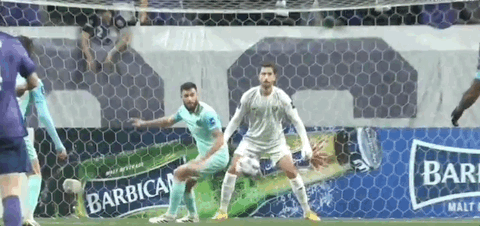 开云网页-广岛1-0柔佛总比分2-3遭淘汰,木下康介点射破门,阿里瓦斯中柱