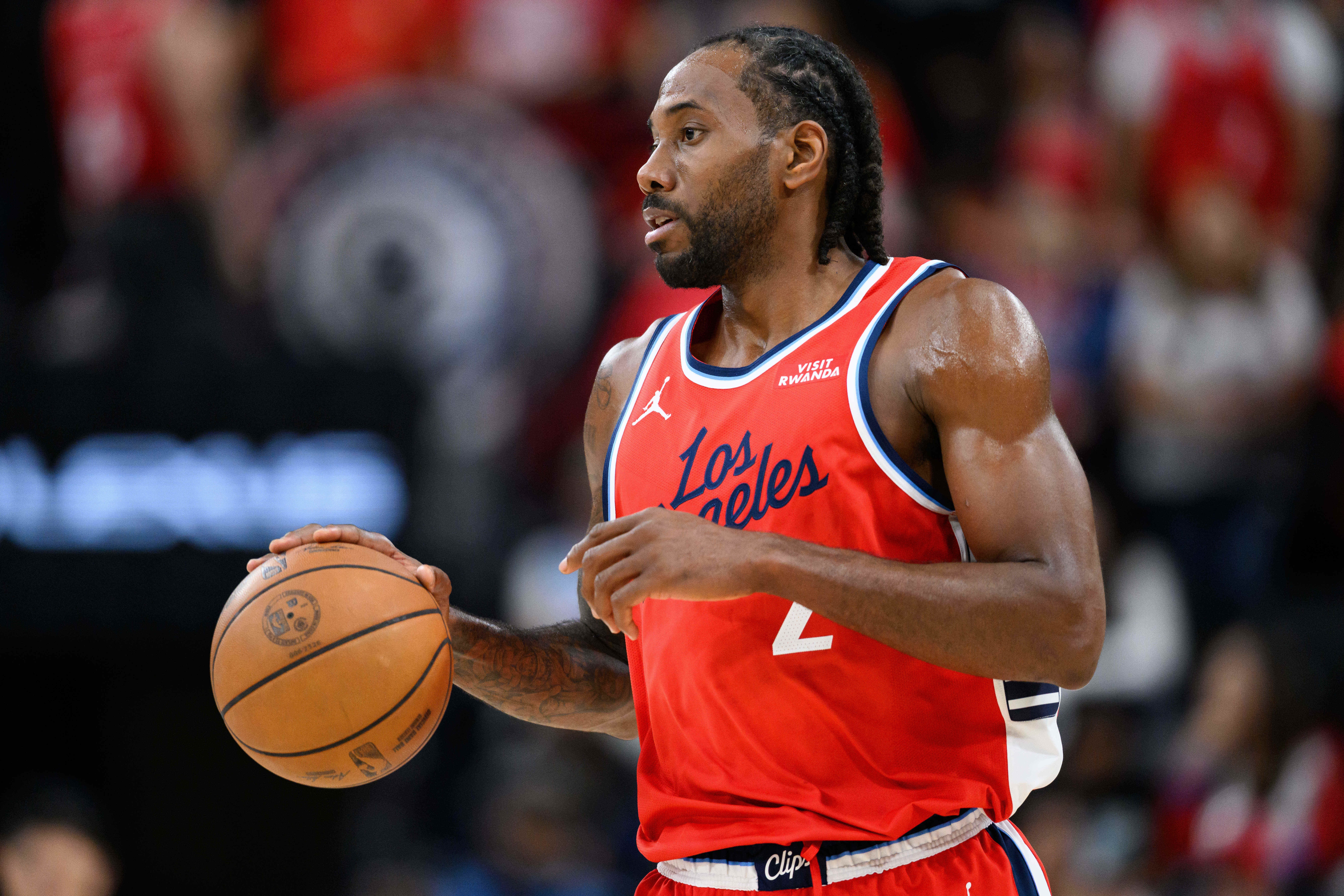 三旬球员连续20+:战神卡44场领跑 老詹领衔现役7人 火箭威登上榜