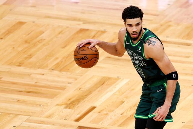 开云网页-塔图姆遭前辈炮轰 缺少领袖已成绿军最棘手问题