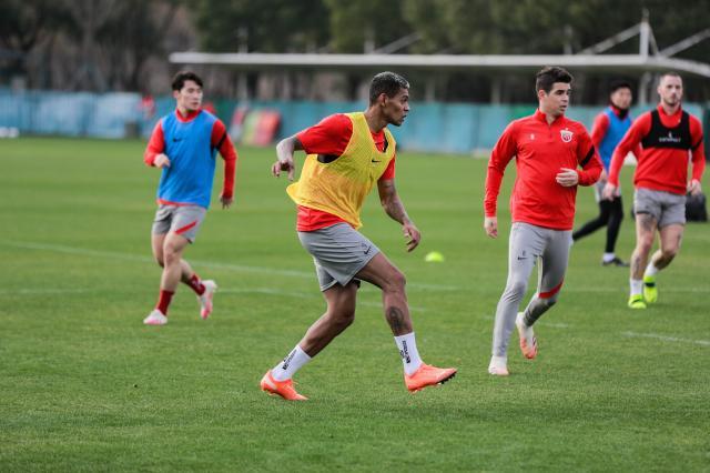 云开体育-洛佩斯加盟1周年表忠心：2021年我在海港有2个目标